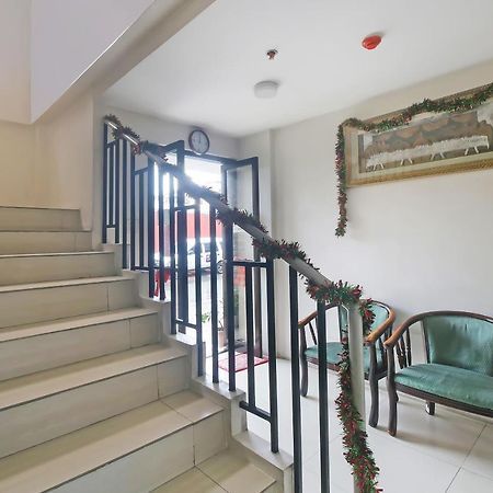 Oyo 896 Silverio Suites 마닐라 외부 사진