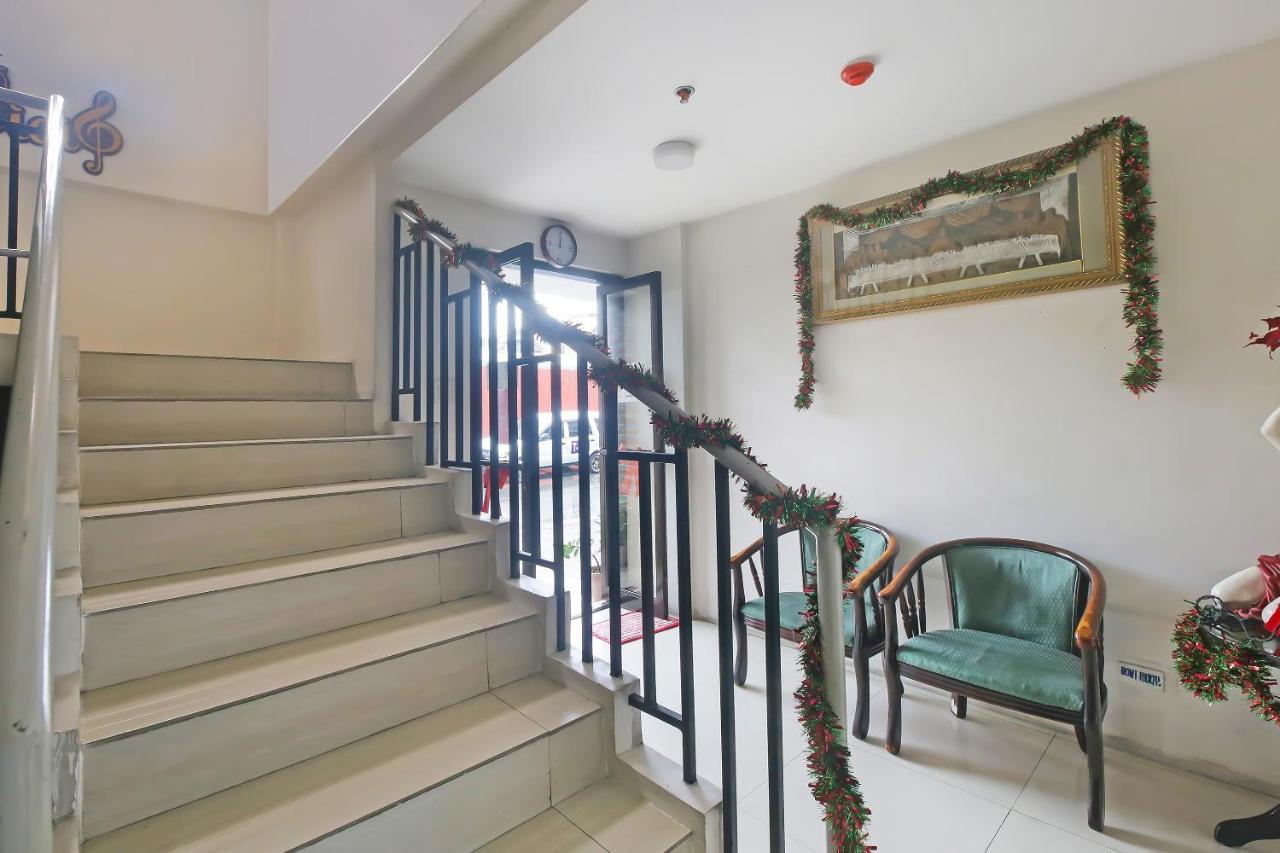 Oyo 896 Silverio Suites 마닐라 외부 사진