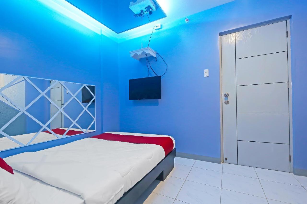 Oyo 896 Silverio Suites 마닐라 외부 사진