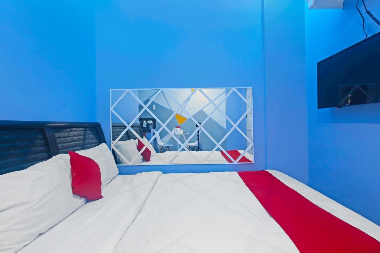 Oyo 896 Silverio Suites 마닐라 외부 사진