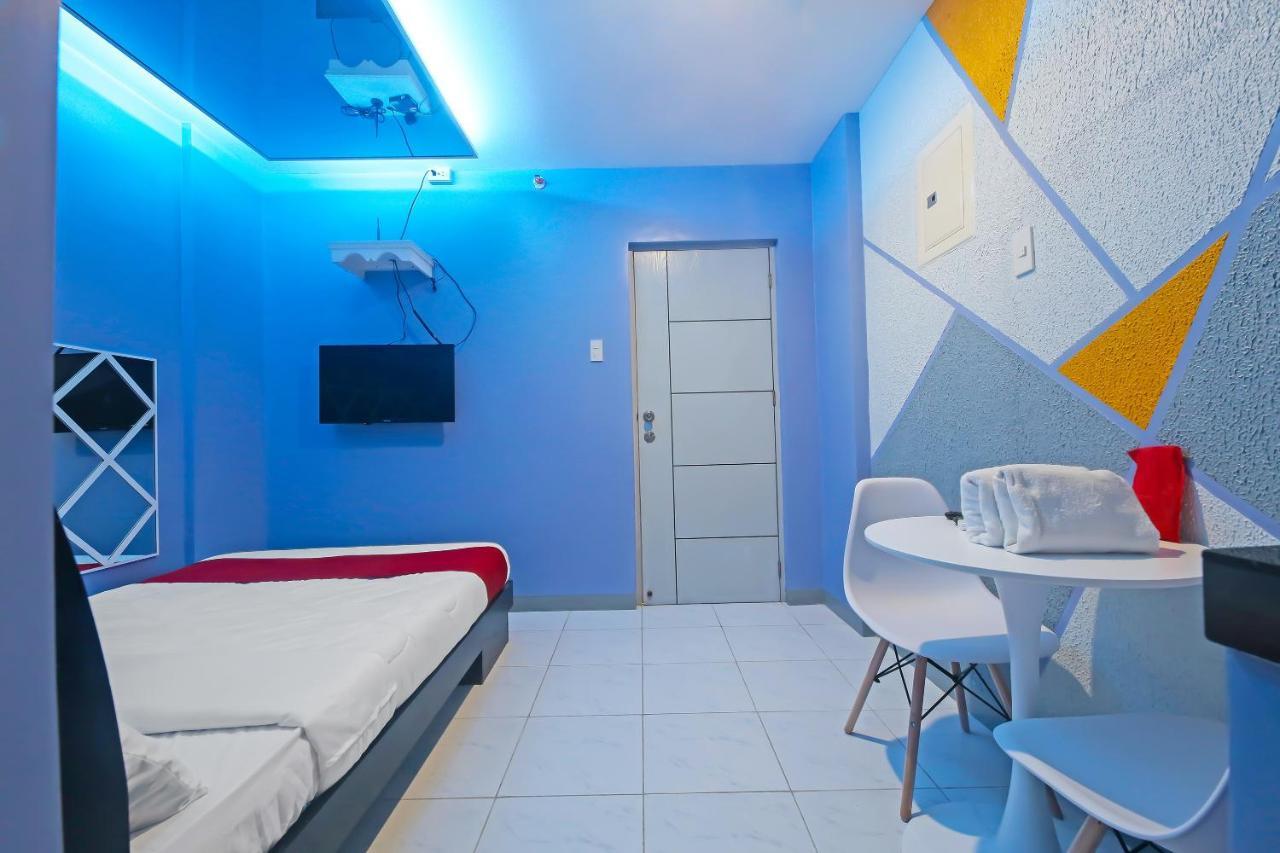 Oyo 896 Silverio Suites 마닐라 외부 사진