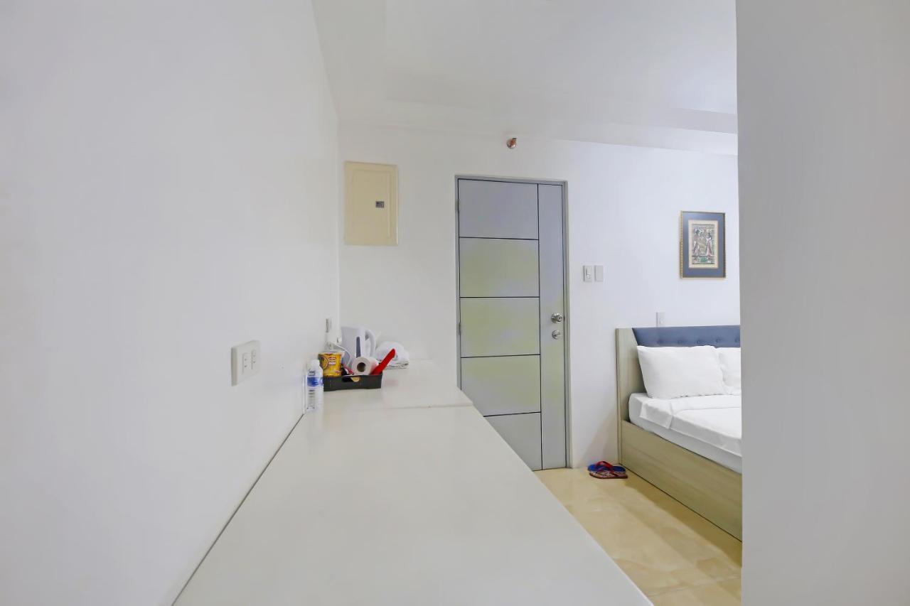 Oyo 896 Silverio Suites 마닐라 외부 사진
